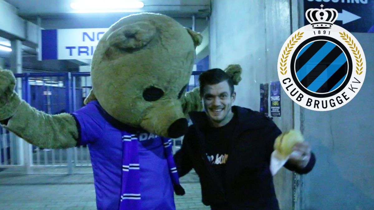 Vloggers proberen als mascotte gratis naar duel Club Brugge te gaan (video)