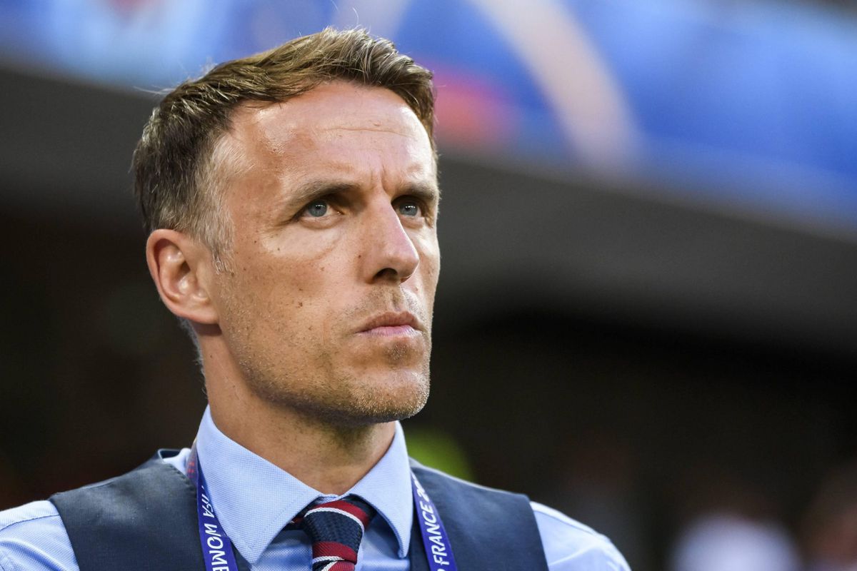 Neville stopt in 2021 als bondscoach Engelse vrouwen, mist dus het EK 2022 in eigen land