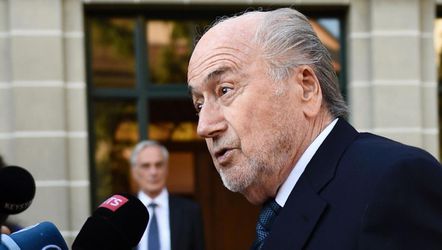 Blatter gaat er vol voor bij het CAS: 'Ik geloof er nog in'