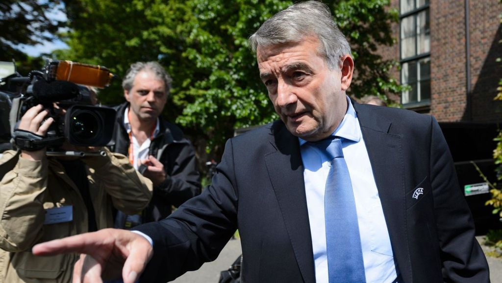 FIFA wil zware straf voor oud Duitse bond-voorzitter Niersbach