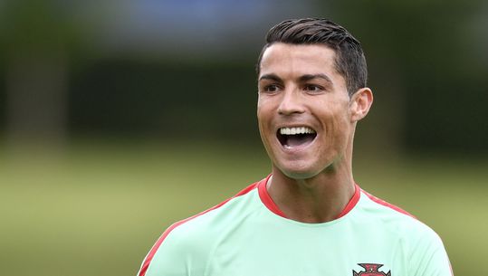 Ronaldo is de nieuwe recordinternational van Portugal