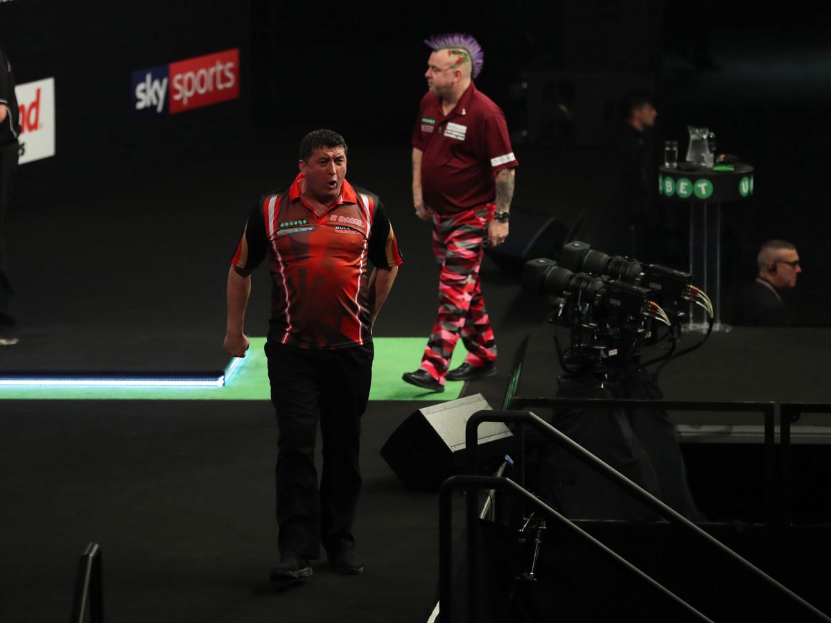 Suljovic straft prutsende Wright keihard af