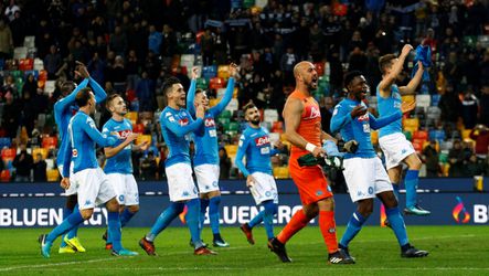 Napoli doet wat het moet doen en wint bij Udinese