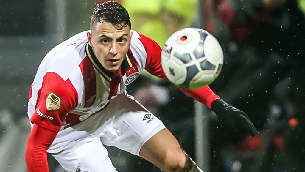 Cocu zet Santiago Arias terug naar Jong PSV