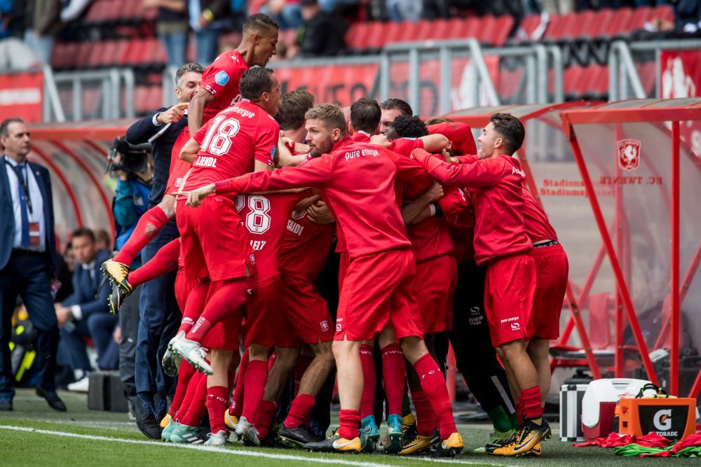 FC Twente stunt en rolt FC Utrecht op