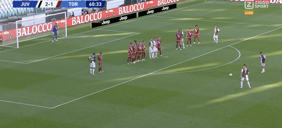 🎥 | Cristiano Ronaldo schiet vrije trap héérlijk binnen in derby tegen Torino 🔥