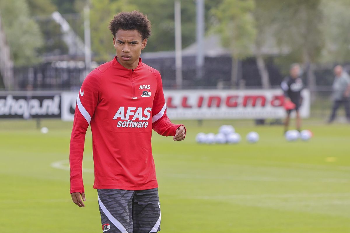 Verrassende club heeft 10 miljoen euro over voor Calvin Stengs