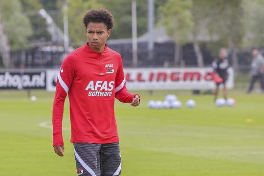 Verrassende club heeft 10 miljoen euro over voor Calvin Stengs