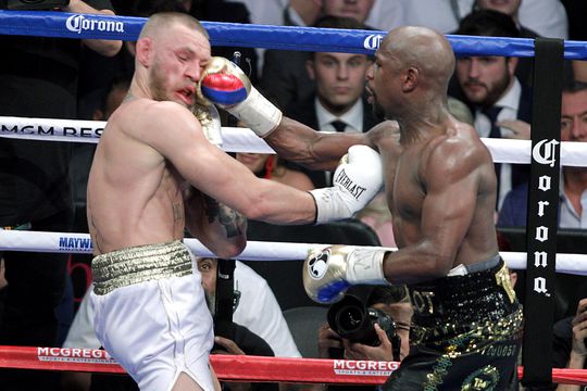 Mayweather lijkt rematch te willen, McGregor reageert: 'Ik win, zeker weten'