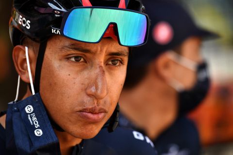 Egan Bernal aangegrepen door dood van bekende jonge fan: 'Vandaag huilen we om jou'