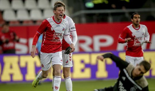 Jong FC Utrecht staat geen laatste meer dankzij hattrickheld Venema tegen Jong Ajax