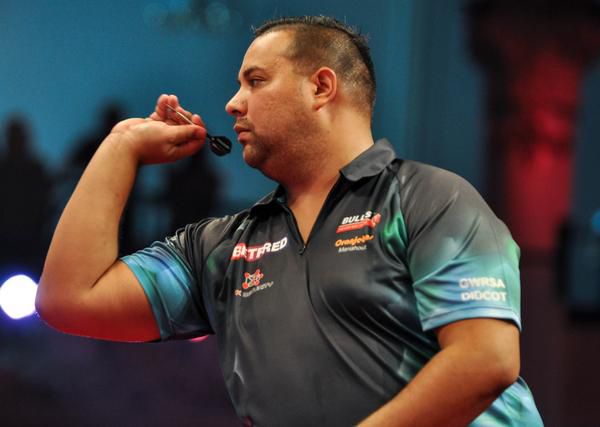 World Matchplay zonder publiek: Jermaine Wattimena meteen eraf