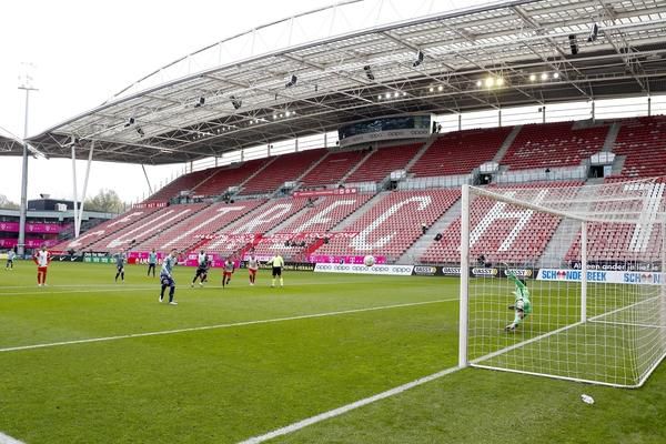 Dusan Tadic schiet zijn 30e penalty in de Eredivisie raak: nadert daarmee een record
