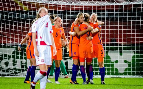 Komt het WK vrouwenvoetbal naar Nederland? Dan wil Rotterdam De Kuip opknappen