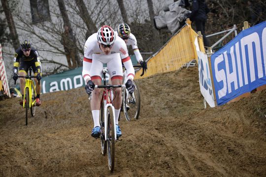 Daar is hij weer: Van der Poel wint kerstcross