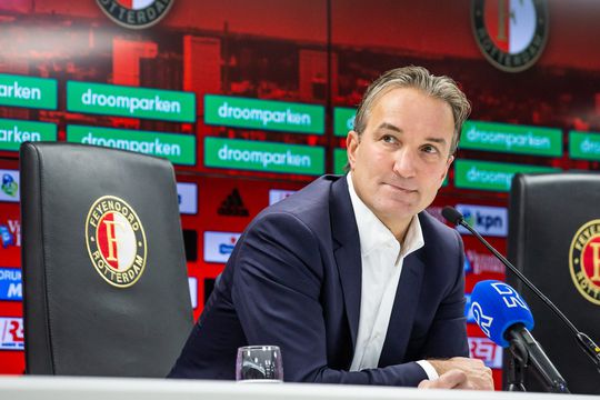 🎥 | Check hier LIVE de persconferentie over het vertrek van Feyenoord-directeur Mark Koevermans