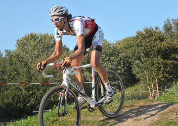 Ockeloen wint ook dit jaar EK strandrace, vriendin Markus zegeviert bij de vrouwen