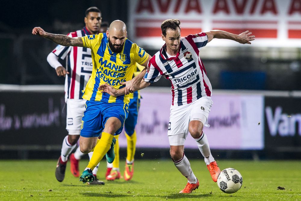 Sol en Azzaoui schieten Willem II in eerste helft al naar kwartfinale KNVB-beker