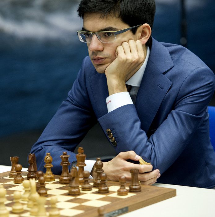 Giri begint in Wijk aan Zee met remise tegen Karjakin