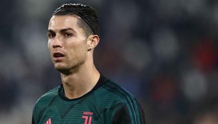 Twitter wordt GEK om haarband Ronaldo: 'Neen, Ronny, dat is het alweer niet'