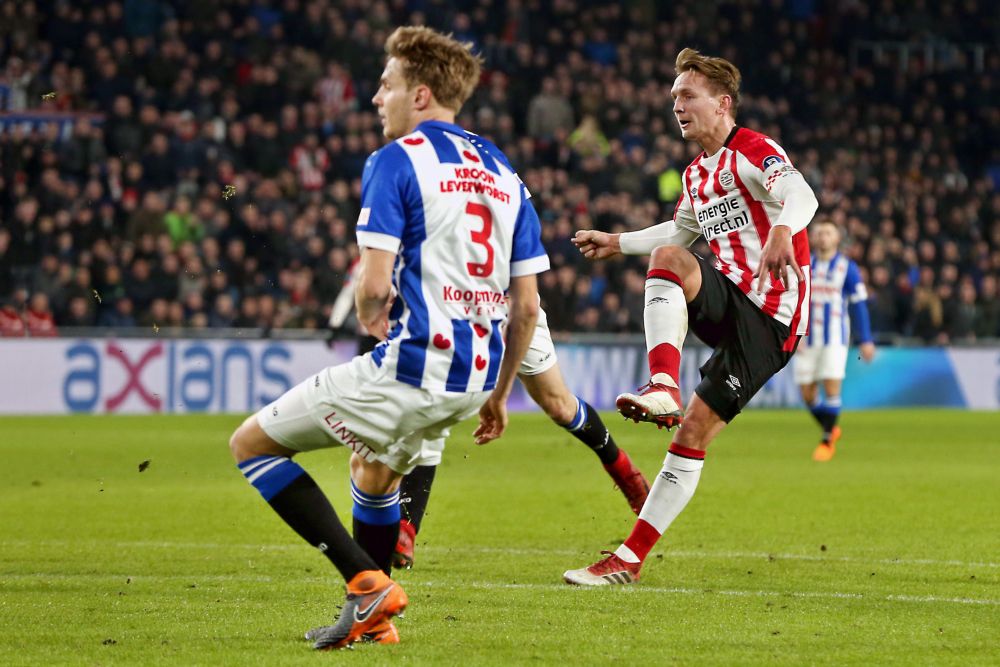 PSV verliest belangrijke punten tegen Heerenveen