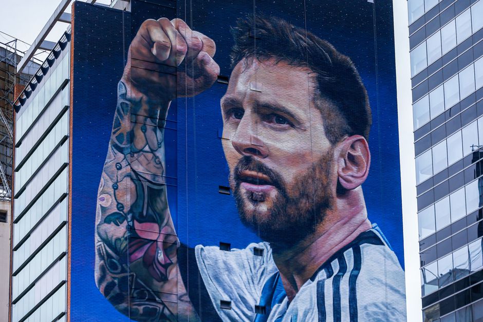 Check de nieuwe villa van Lionel Messi: 8 slaapkamers, 3 garages en 2 dokken