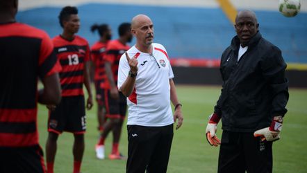 Trinidad en Tobago zet bondscoach Hart op straat