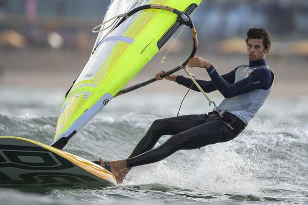 Windsurfer Kiran Badloe pakt EK-brons in olympische discipline