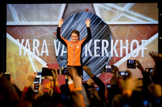 Zus Yara Van Kerkhof werd he-le-maal leip: 'Ik heb lopen janken!' (video)