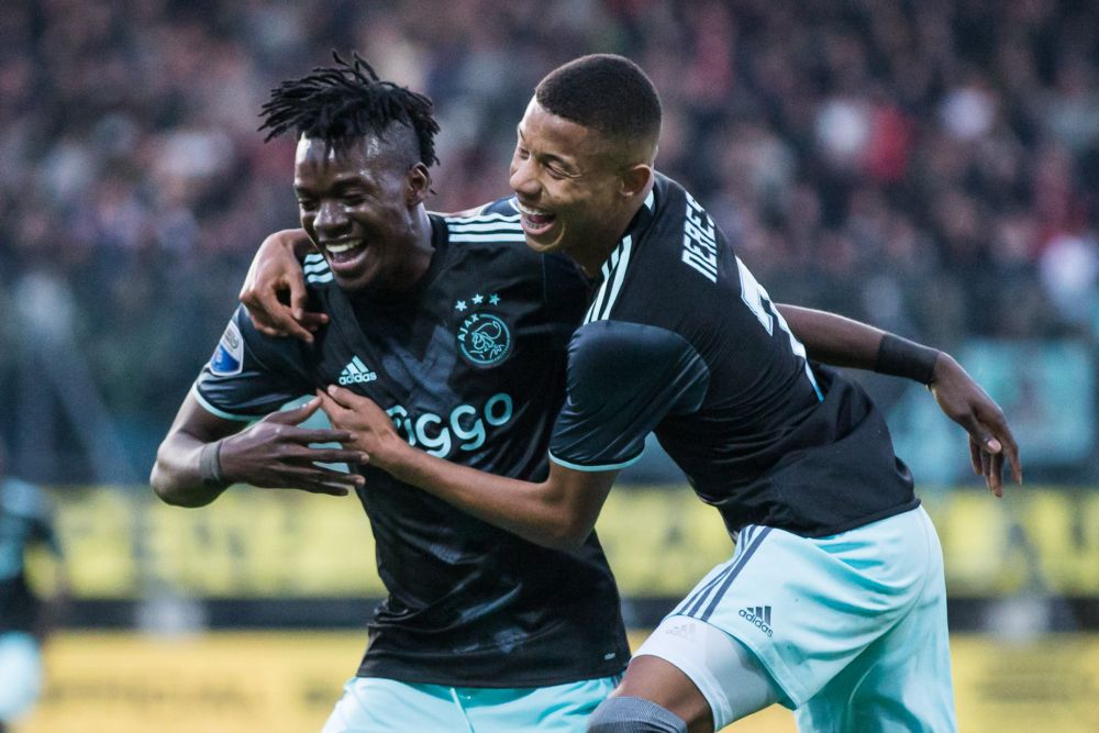'Ajax na zeperd Feyenoord in Zwolle ineens favoriet voor de titel'