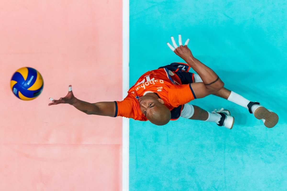 Nederlandse volleyballers blijven koploper in European Golden League na vijfsetter tegen Spanje
