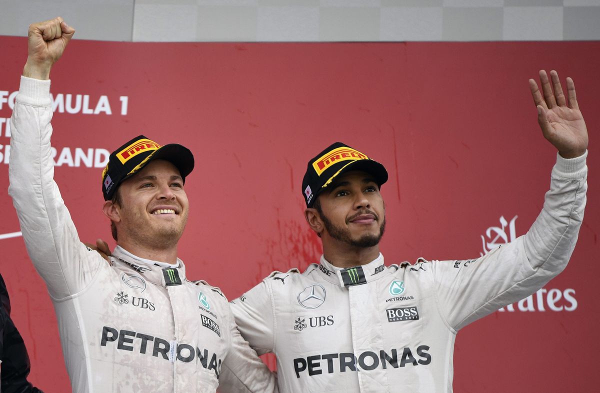 Horner waarschuwt Rosberg: 'Je hoeft maar één keer uit te vallen..'