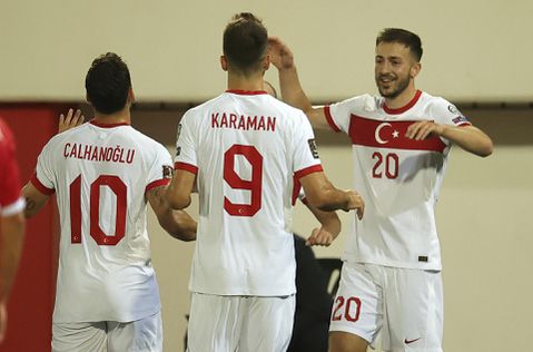 Turkije scoort slechts 3 keer tegen voetbaldwerg Gibraltar maar pakt wel koppositie