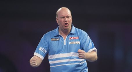 Van der Voort pakt Van Gerwen en wint demonstratietoernooi in Duitsland