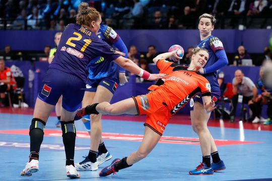 Mist handbalster Nycke Groot de Olympische Spelen? Vrees voor schouderblessure