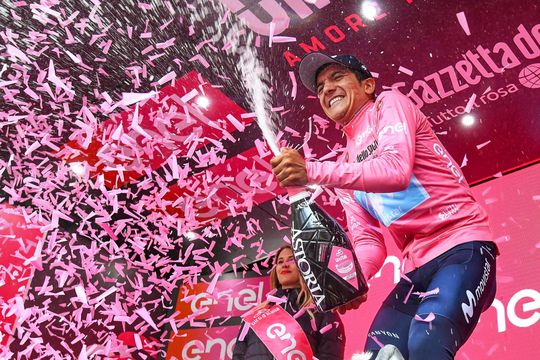 Giro-etappe 15: nog 1 dag klimmen voordat renners kunnen genieten van rustdag