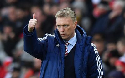 Moyes mag ondanks beledigingen bij Sunderland blijven