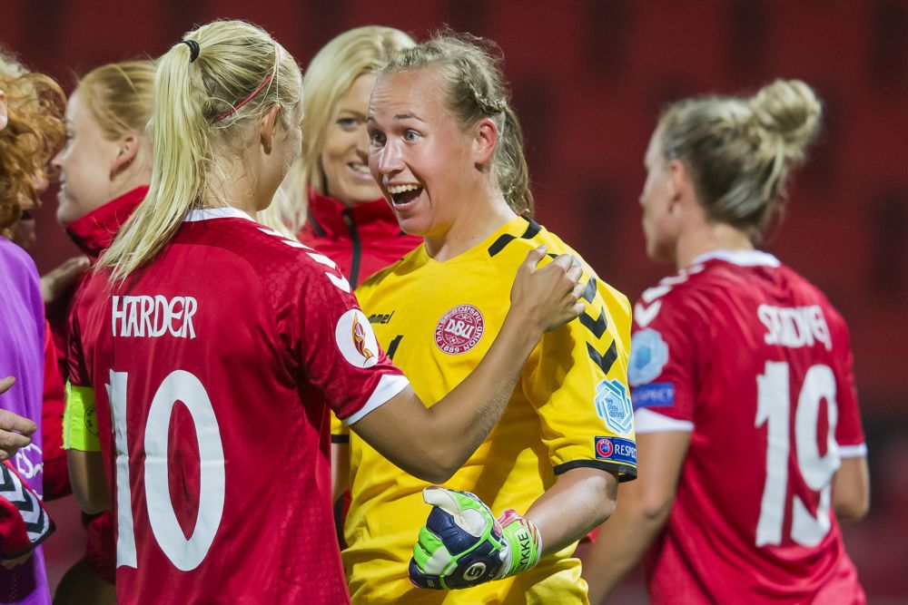 Deense voetbalsters gaan toch wél voetballen tegen Hongarije