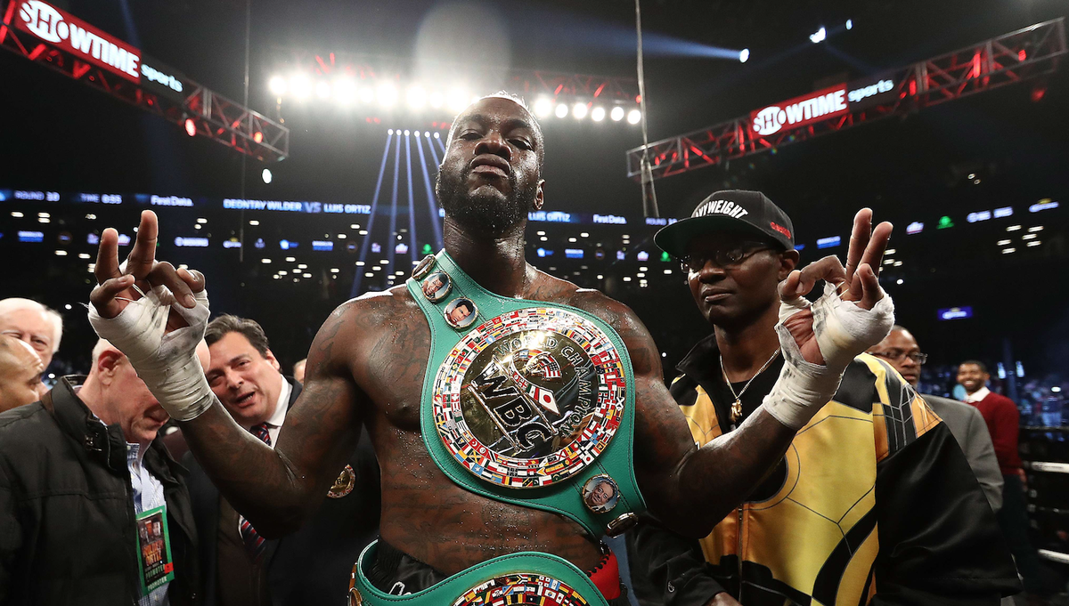 WTF! Bokskampioen Deontay Wilder hoopt op een dode in de ring