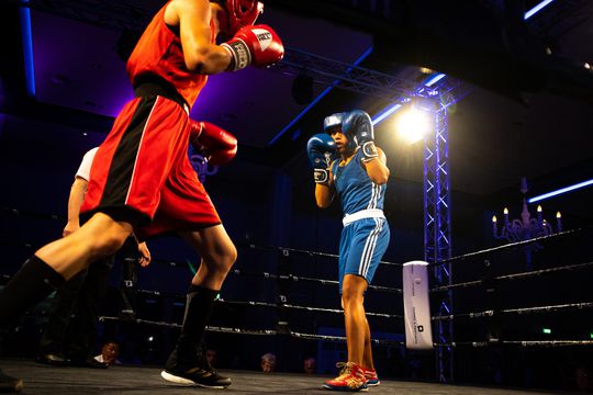 Jemyma Betrian pakt goud op Eindhoven Box Cup: 'Pijn geleden, maar dat was het waard' (video)