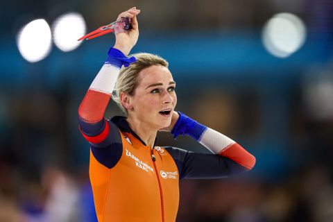 Irene Schouten rijdt bij trainingsritje een soort wereldrecord op de 3.000 m
