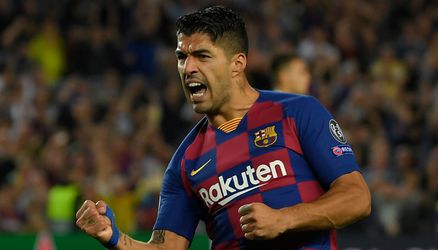 Geweldige Suarez schiet geschrokken Barcelona eigenhandig langs Inter (video)