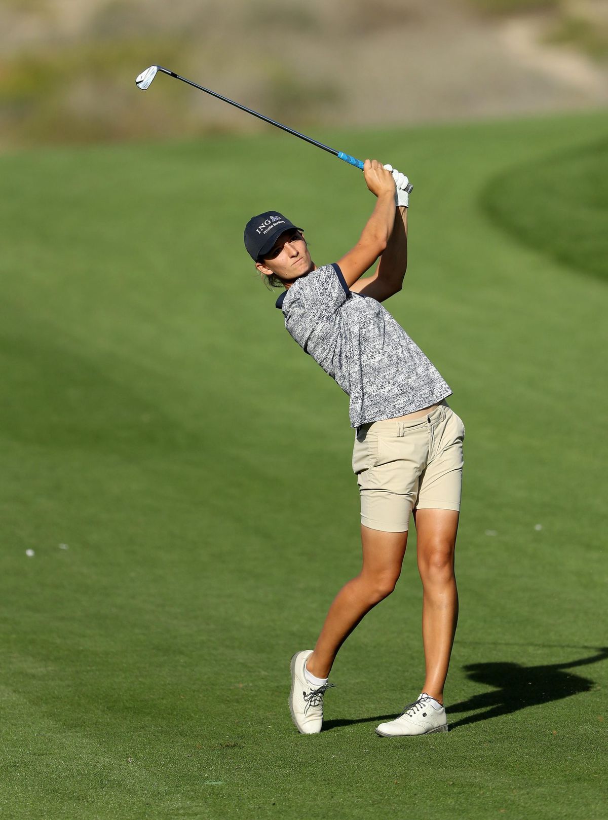 Golfster Anne van Dam slaat prima af in afsluitend toernooi Dubai