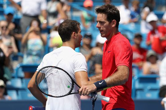 Dimitrov is weer 'baby Federer' en laat Del Potro eindelijk kansloos (video)