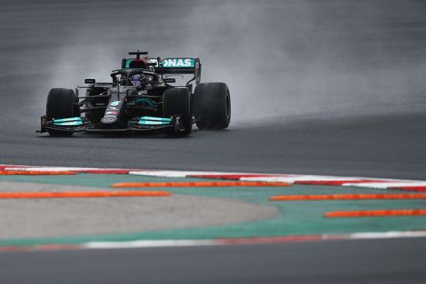 🎥 | 3 inhaalacties van Lewis Hamilton bij de Turkse GP op een rijtje