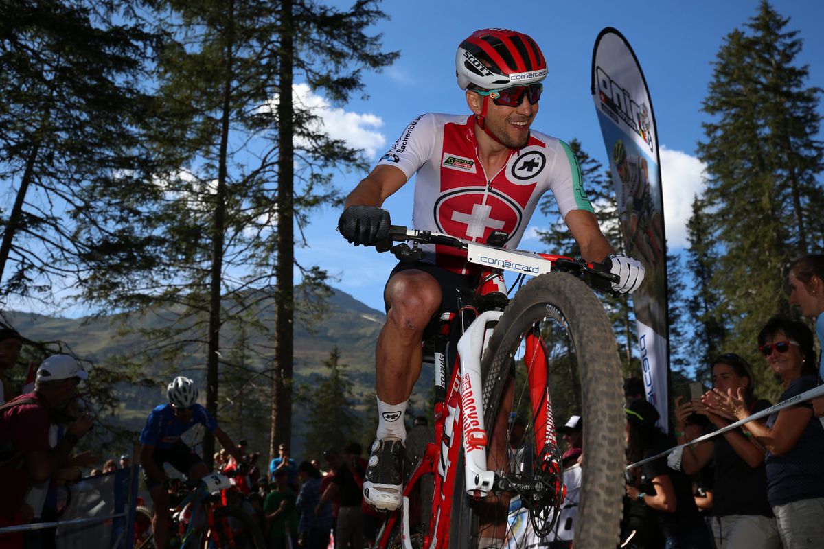 Van der Poel kan wereldbeker mountainbike niet meer winnen, concurrent Schurter vergroot voorsprong