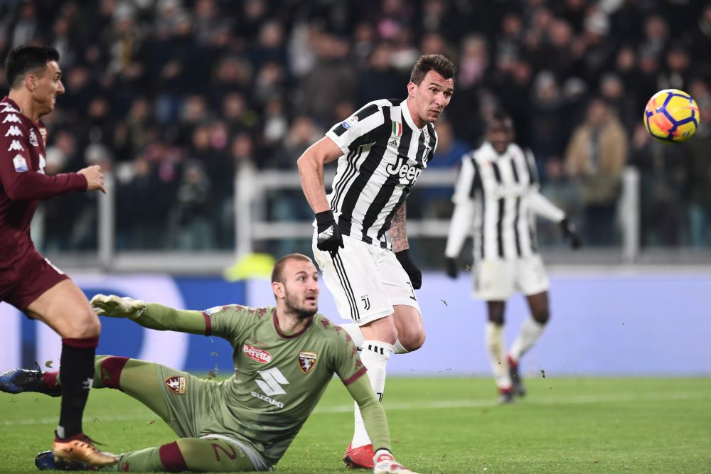 Juventus bekert verder na gekke stadsderby tegen Torino (video's)