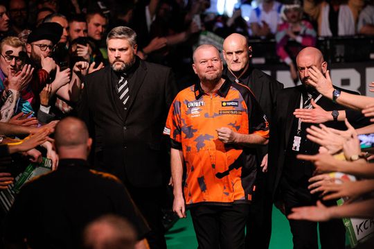 Speelschema dag 2 WK darts: Van Barneveld en Wattimena in actie 🎯