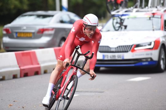 Tempobeul Küng knalt in Ronde van Slowakije naar tijdritwinst, Lampaert leider