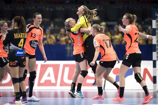 Handbalsters naar finale EK